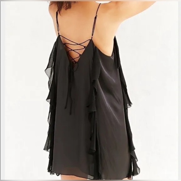 Kimchi Blue Dresses & Skirts - Kimchi Blue Lace Up Back Black Mini Ruffle Chiffon Halter Dress Size Small